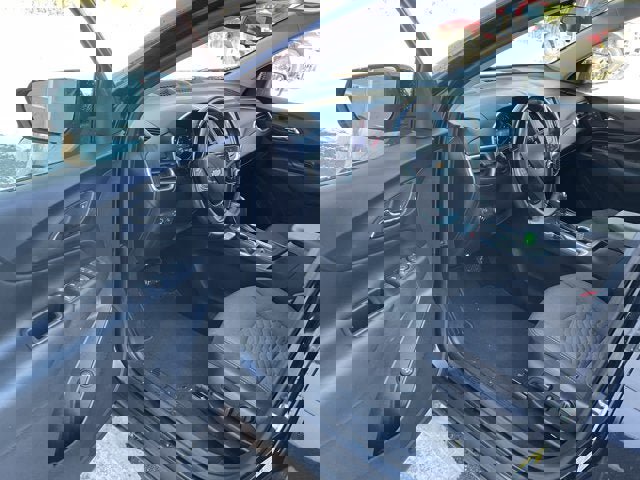 Used 2020 Chevrolet Equinox LT w/ Driver Convenience Package image 11