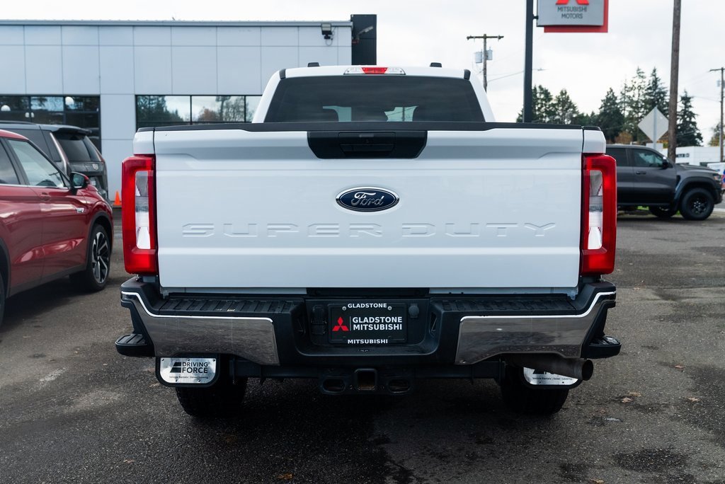 Used 2024 Ford F350 XLT image 5