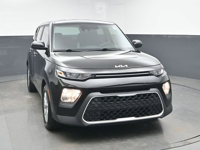 Used 2022 Kia Soul LX w/ Technology Package image 2
