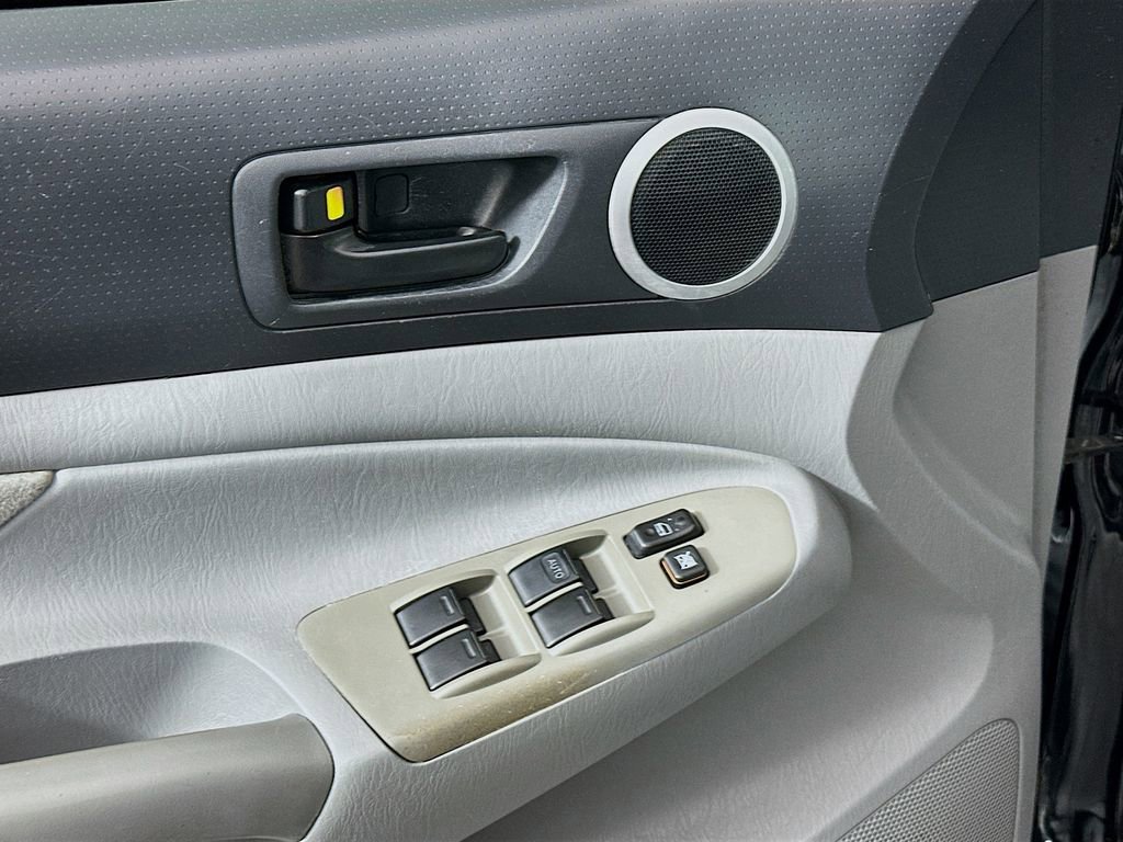 Used 2011 Toyota Tacoma 4x4 Double Cab w/ TRD Sport Pkg image 18