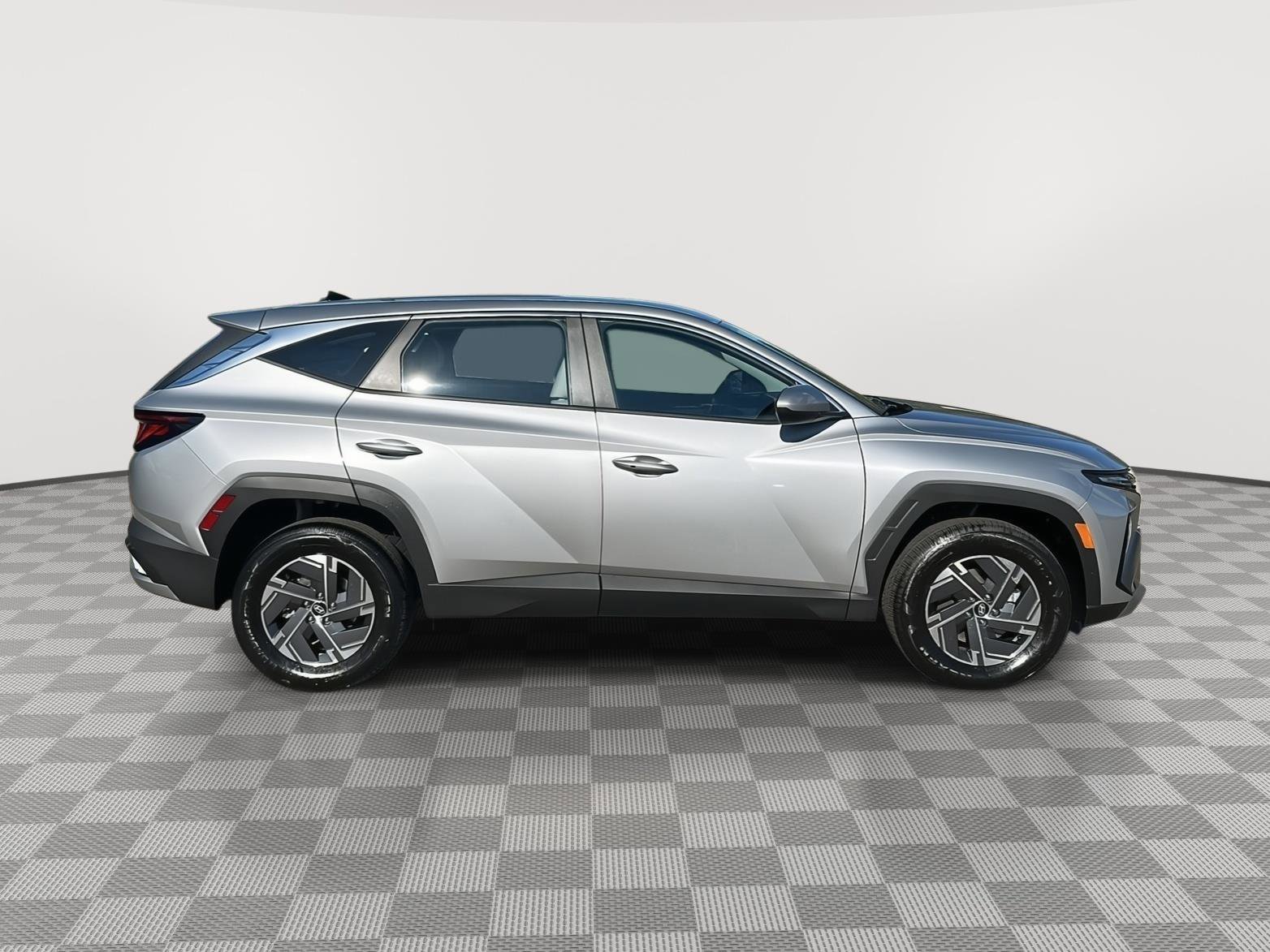 New 2026 Hyundai Tucson Blue SE AWD/4WD image 4