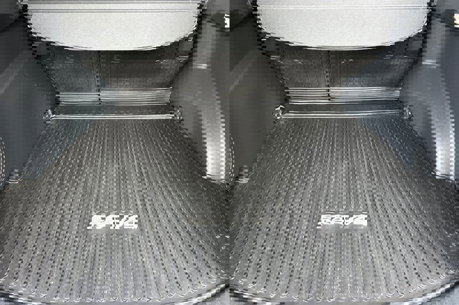 Used 2023 Toyota RAV4 XLE Premium image 16