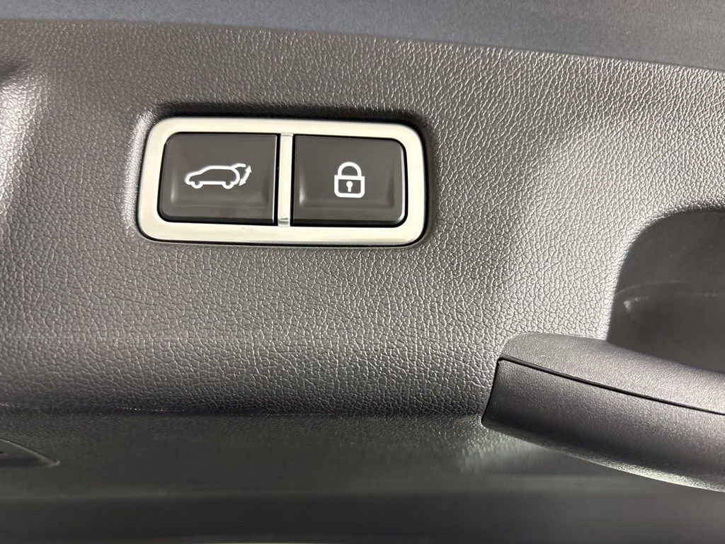 Used 2023 Kia Sorento SX image 19