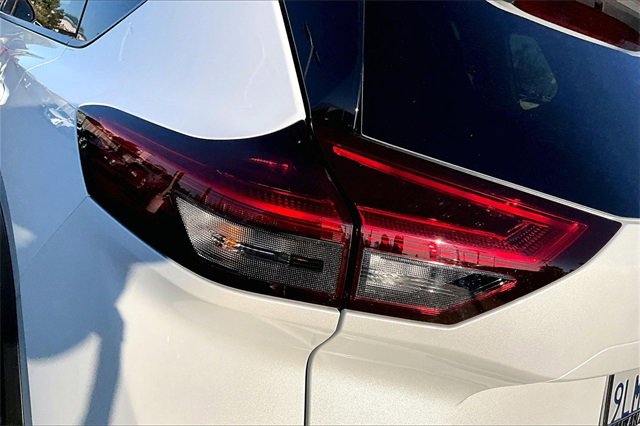 Certified 2024 Nissan Rogue SL w/ SL Premium Package image 23