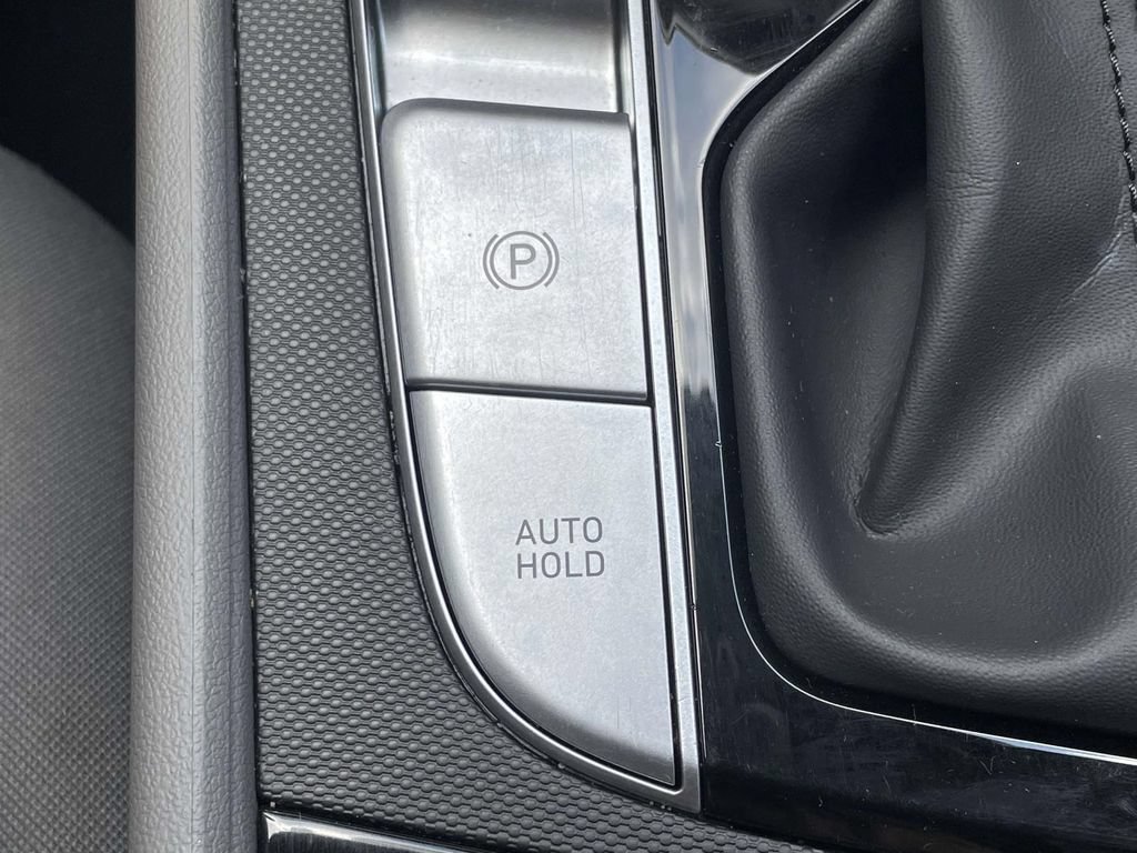 Certified 2023 Hyundai Elantra SEL w/ Convenience Package FWD image 32