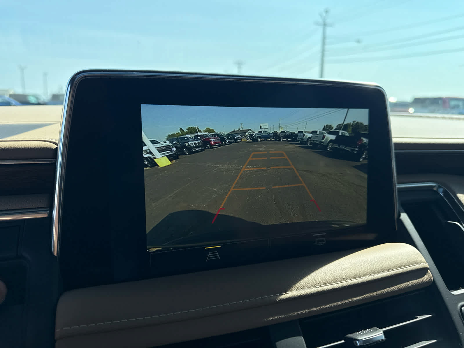Used 2022 Chevrolet Suburban Premier AWD/4WD image 23