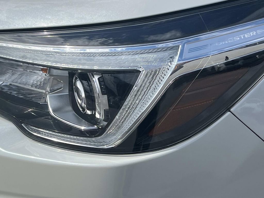 Used 2020 Subaru Forester Limited w/ Popular Package #3 image 9