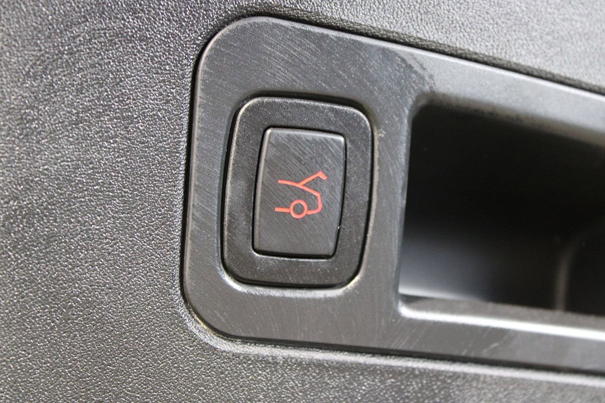 Used 2013 Tesla Model S Performance RWD image 81