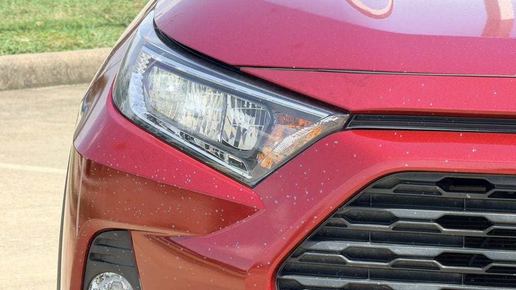 Used 2021 Toyota RAV4 XLE AWD/4WD image 4