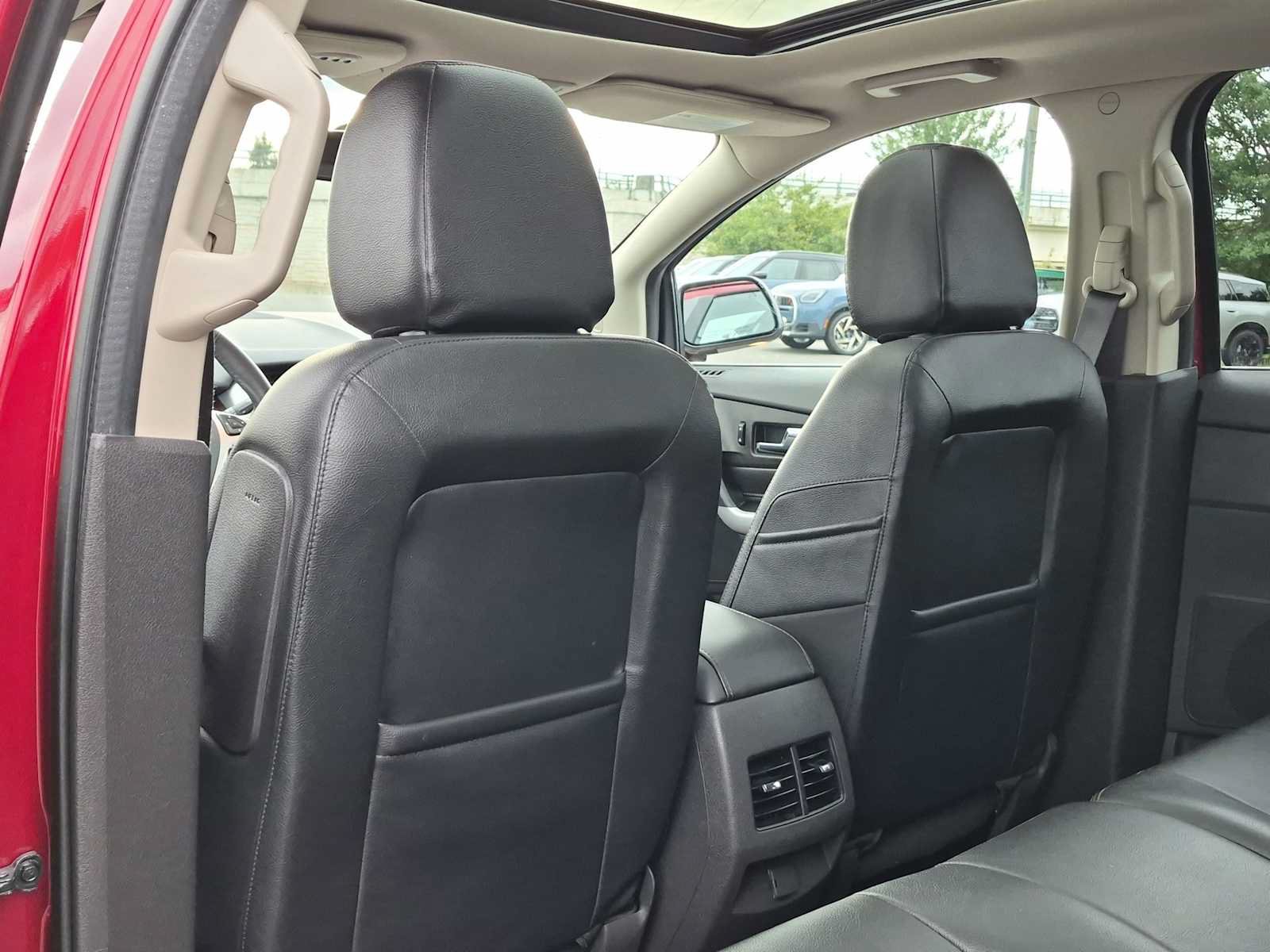 Used 2014 Ford Edge Limited w/ Equipment Group 302A AWD/4WD image 19