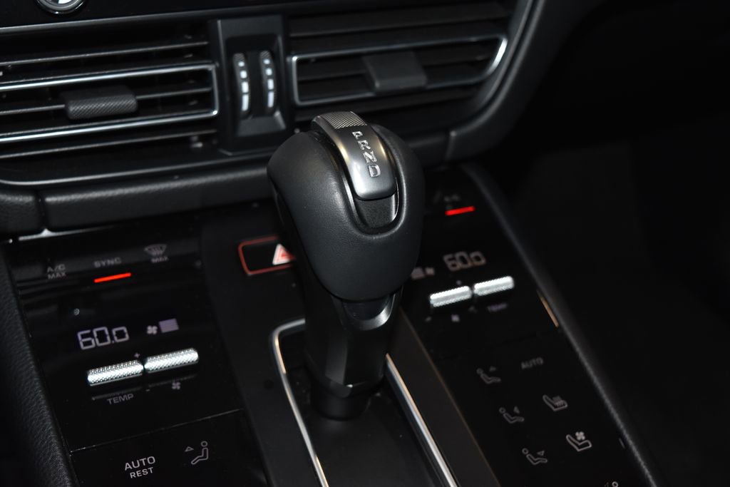 Certified 2025 Porsche Macan image 18