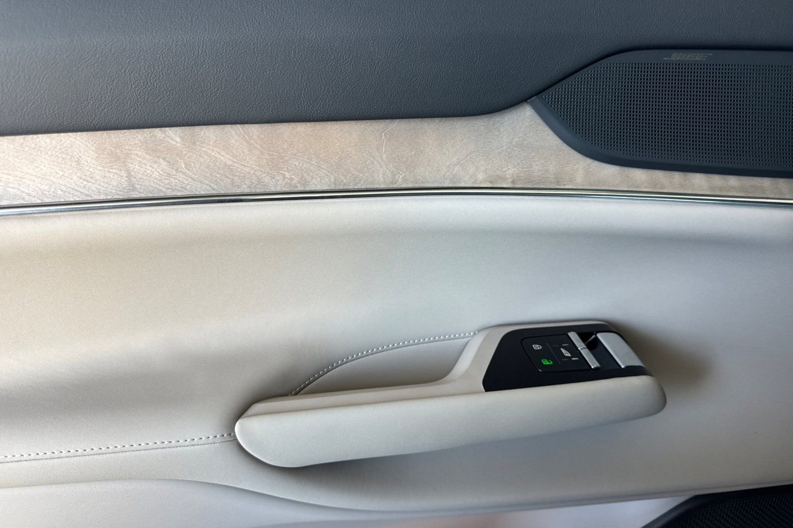 New 2026 Volvo EX90 Plus image 14