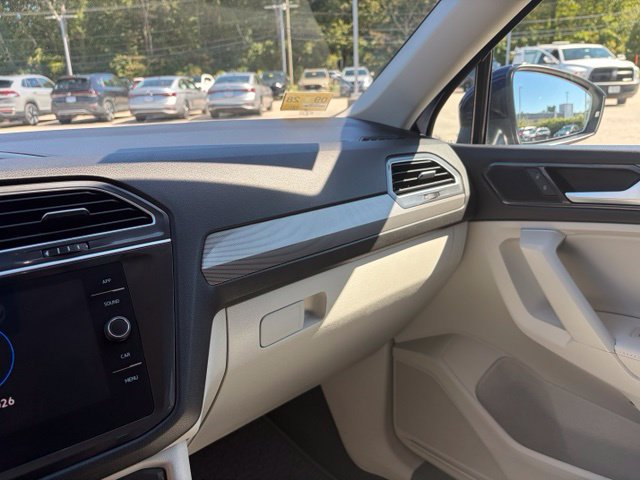Certified 2024 Volkswagen Tiguan SE AWD/4WD image 24