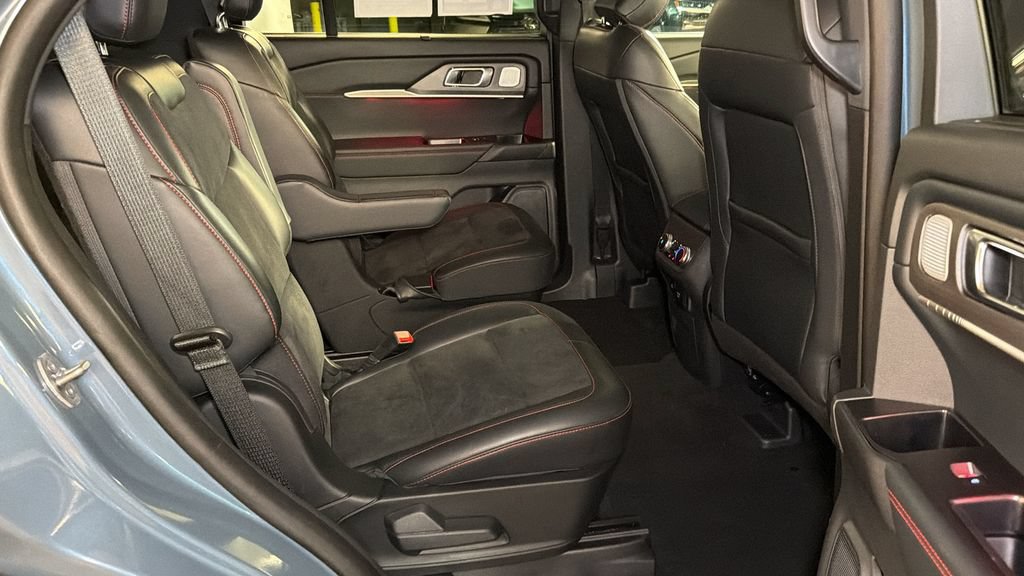Used 2025 Ford Explorer ST AWD/4WD image 13