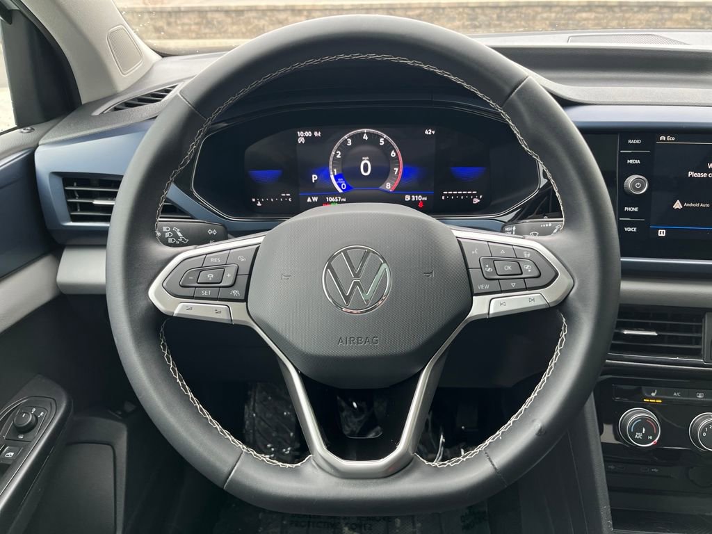 Certified 2023 Volkswagen Taos SE w/ Panoramic Sunroof Package image 24