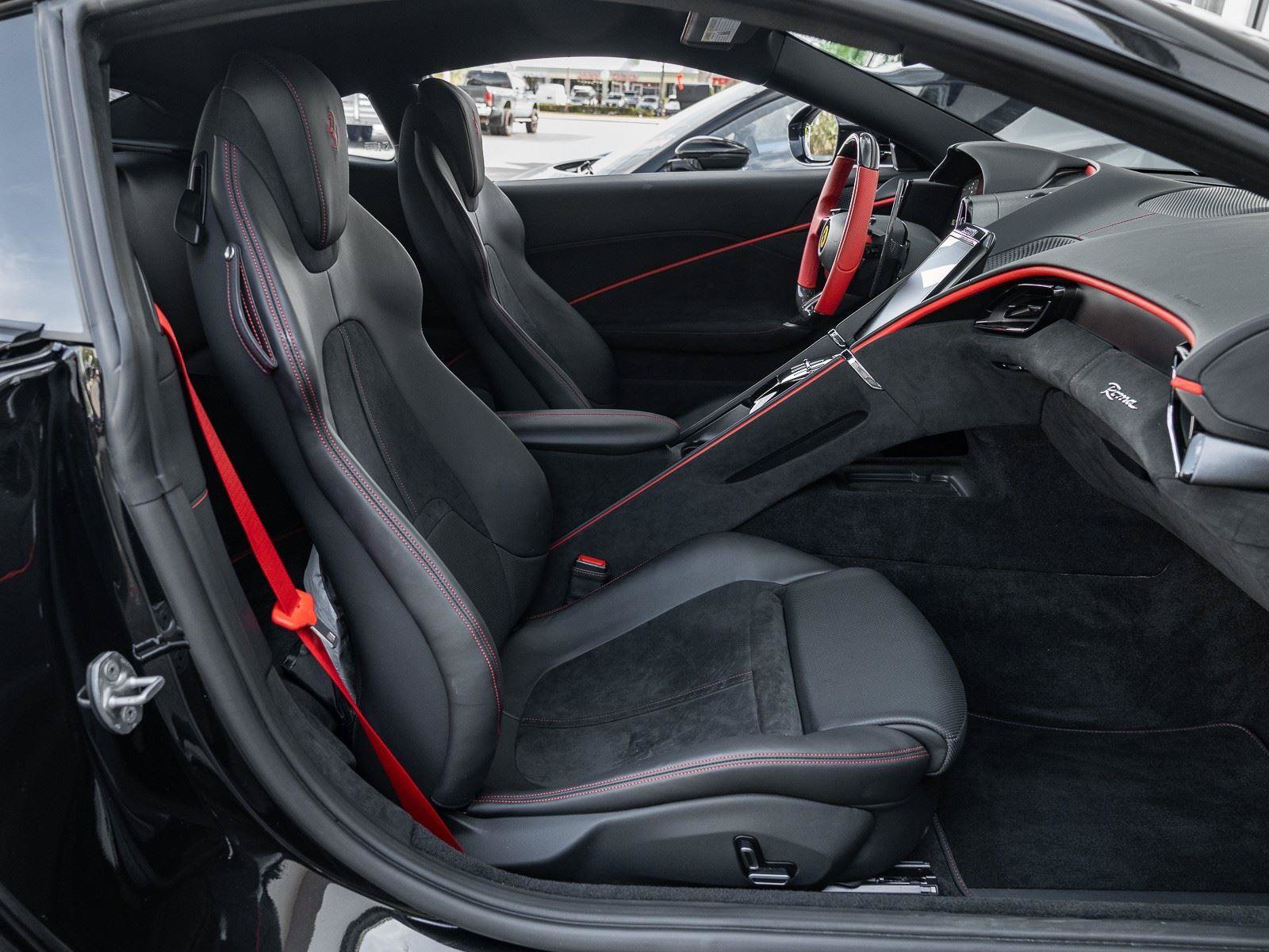 Used 2023 Ferrari Roma RWD image 18