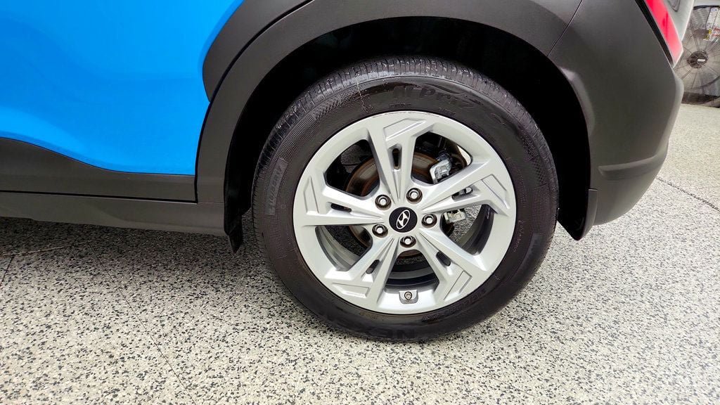 Used 2023 Hyundai Kona SEL w/ Winter Weather Package FWD image 9