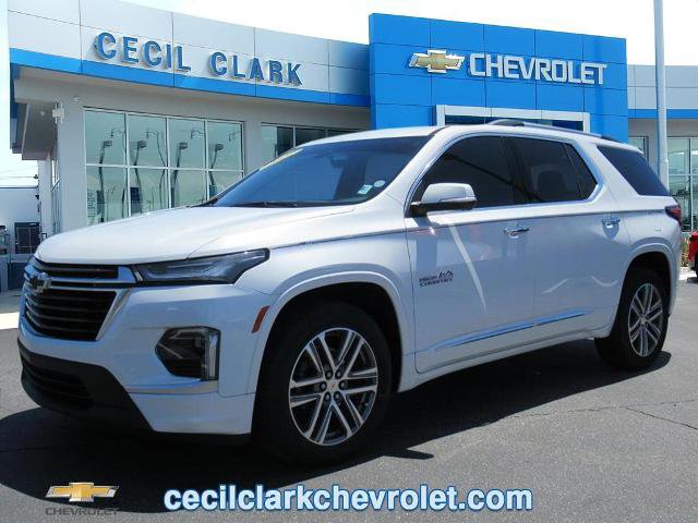Used 2023 Chevrolet Traverse High Country FWD image 1