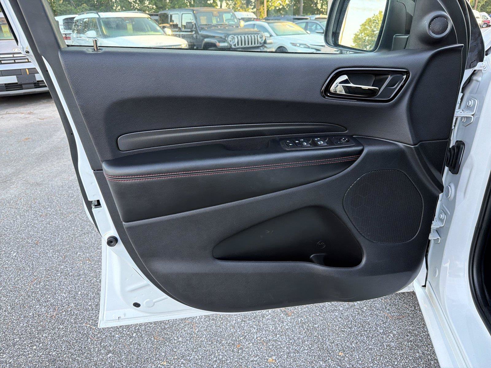 Used 2025 Dodge Durango GT RWD image 9