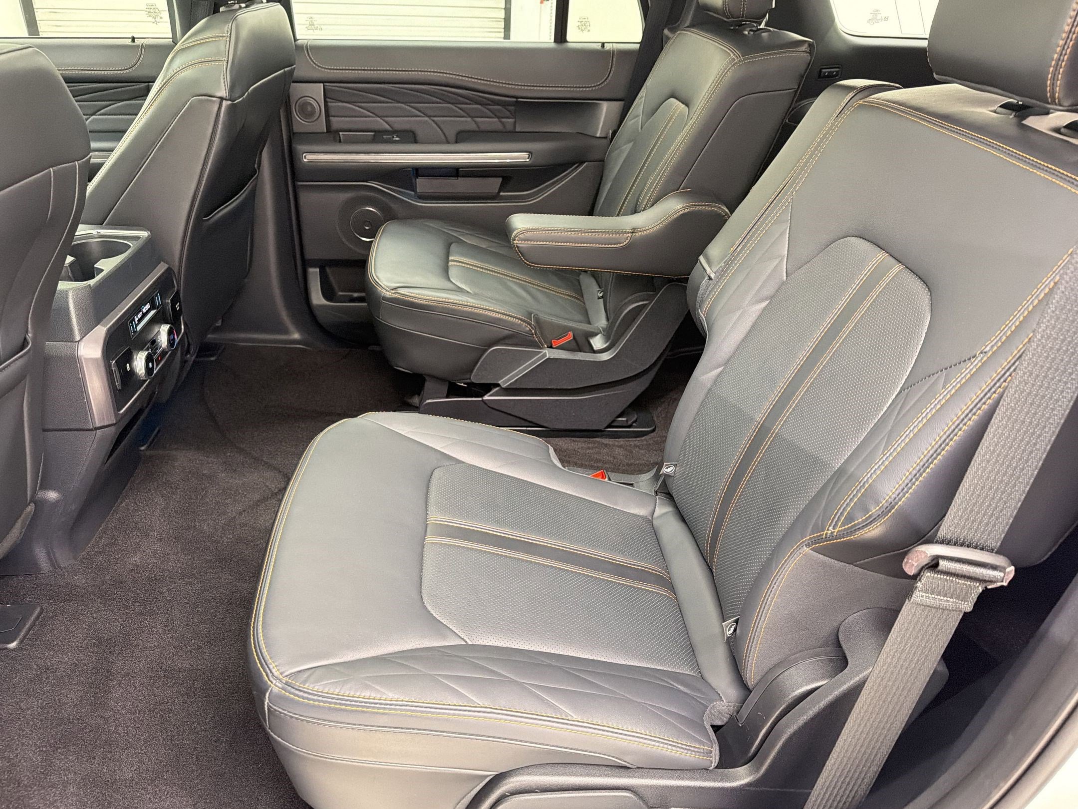Used 2022 Ford Expedition Platinum image 14