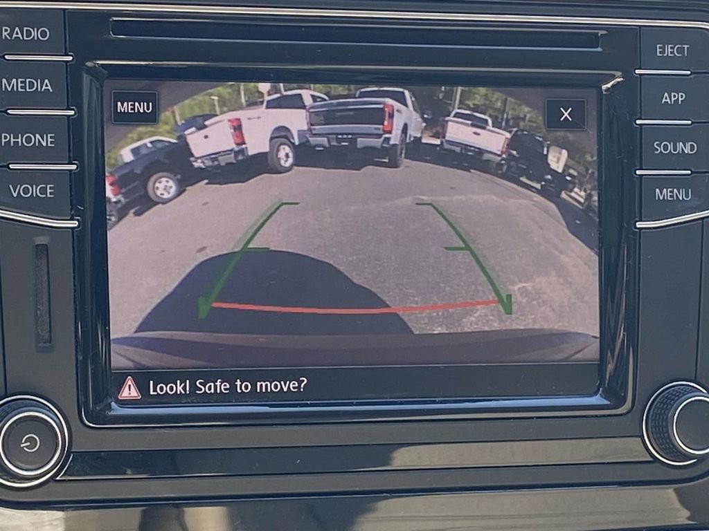 Used 2018 Volkswagen Passat 2.0T R-Line w/ R-Line Lighting Package image 24