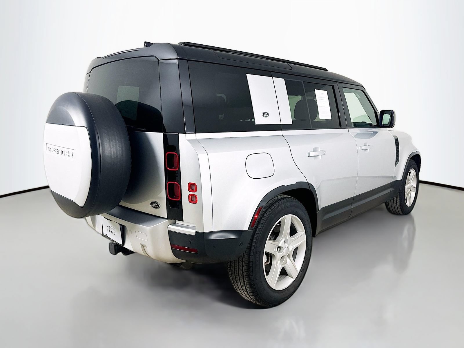 Used 2020 Land Rover Defender 110 SE AWD/4WD image 5