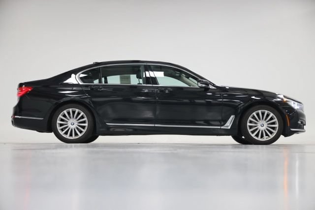 Used 2017 BMW 740i xDrive AWD/4WD image 14