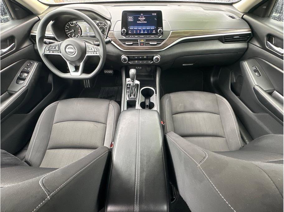 Used 2024 Nissan Altima 2.5 SV image 20