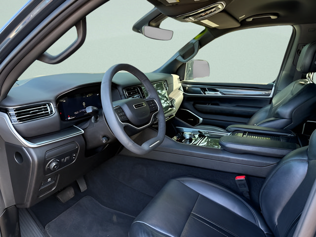 Used 2023 Jeep Wagoneer 4WD image 4