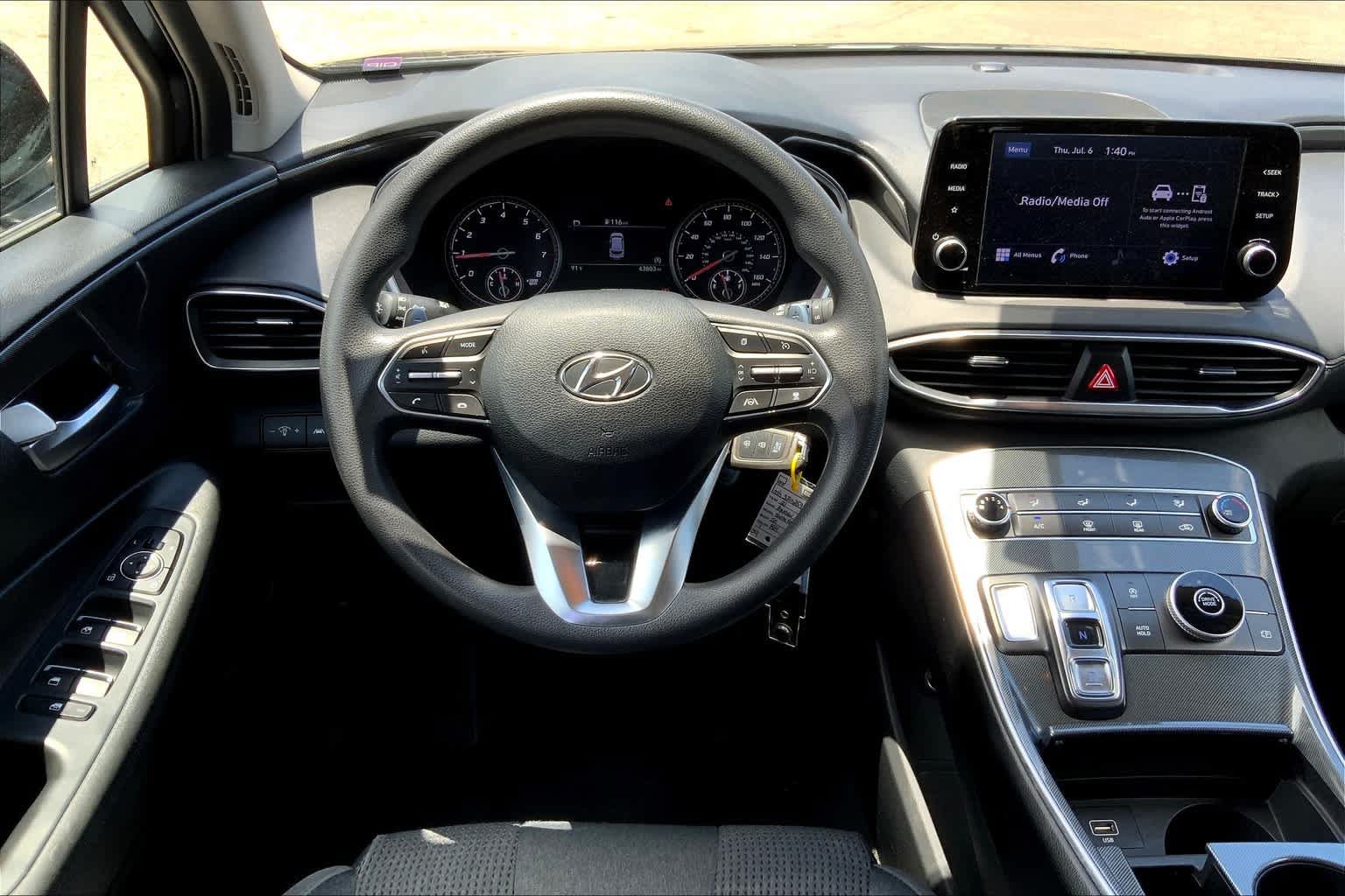 Used 2021 Hyundai Santa Fe SE FWD image 6