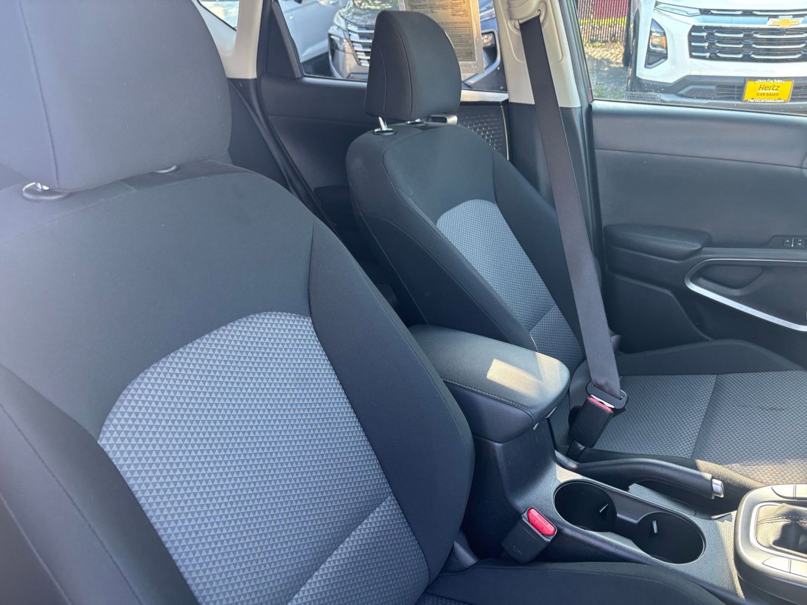 Used 2025 Kia Soul LX w/ LX Technology Package FWD image 31