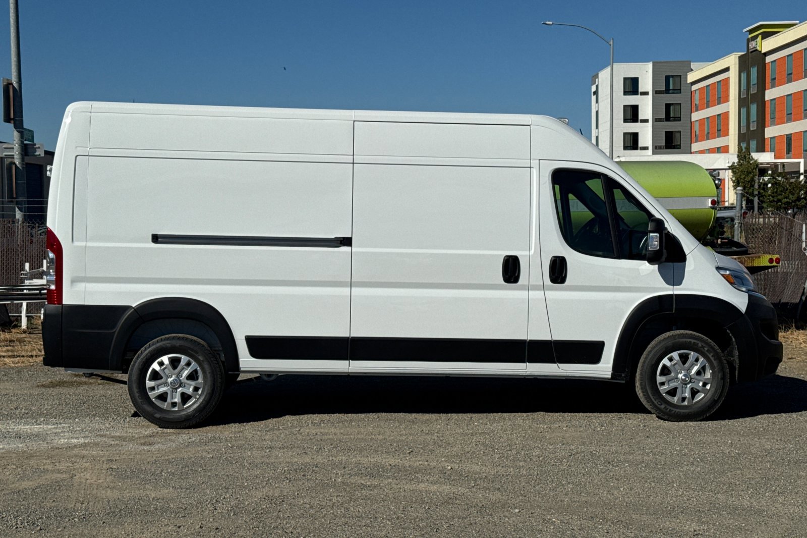 New 2026 RAM ProMaster 2500 w/ Quick Order Package 22G SLT image 2