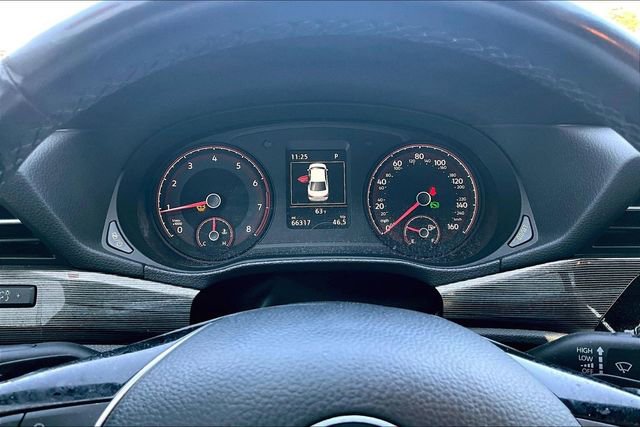 Used 2020 Volkswagen Passat 2.0T R-Line image 13