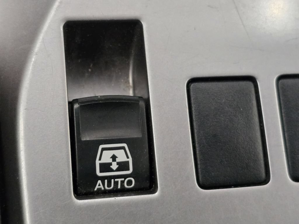 Used 2022 Toyota 4Runner SR5 AWD/4WD image 17