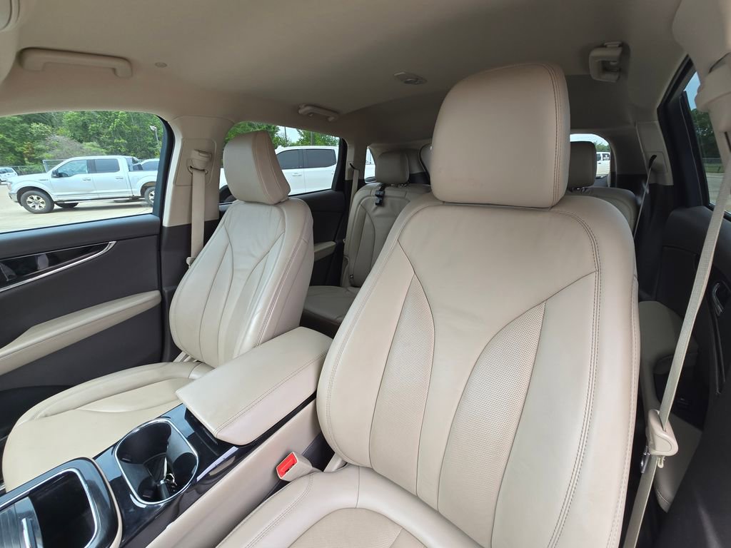 Used 2021 Lincoln Nautilus FWD w/ Equipment Group 101A image 11