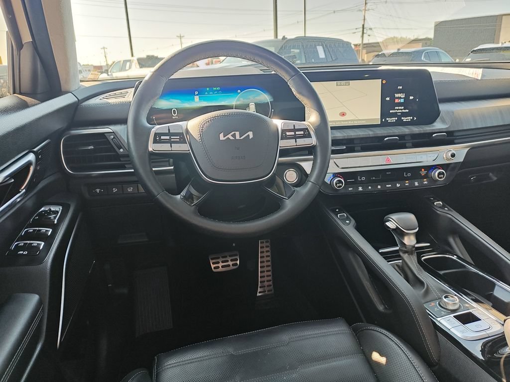 Used 2024 Kia Telluride SX Prestige w/ Towing Package AWD/4WD image 16