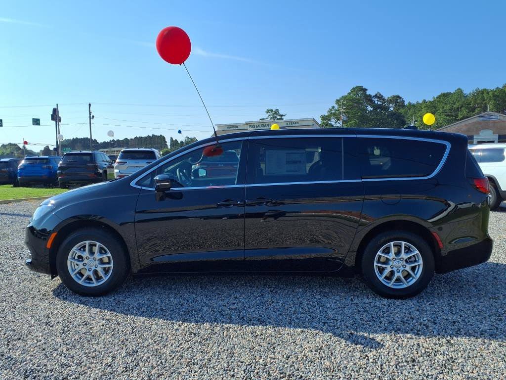 New 2025 Chrysler Voyager LX FWD image 3