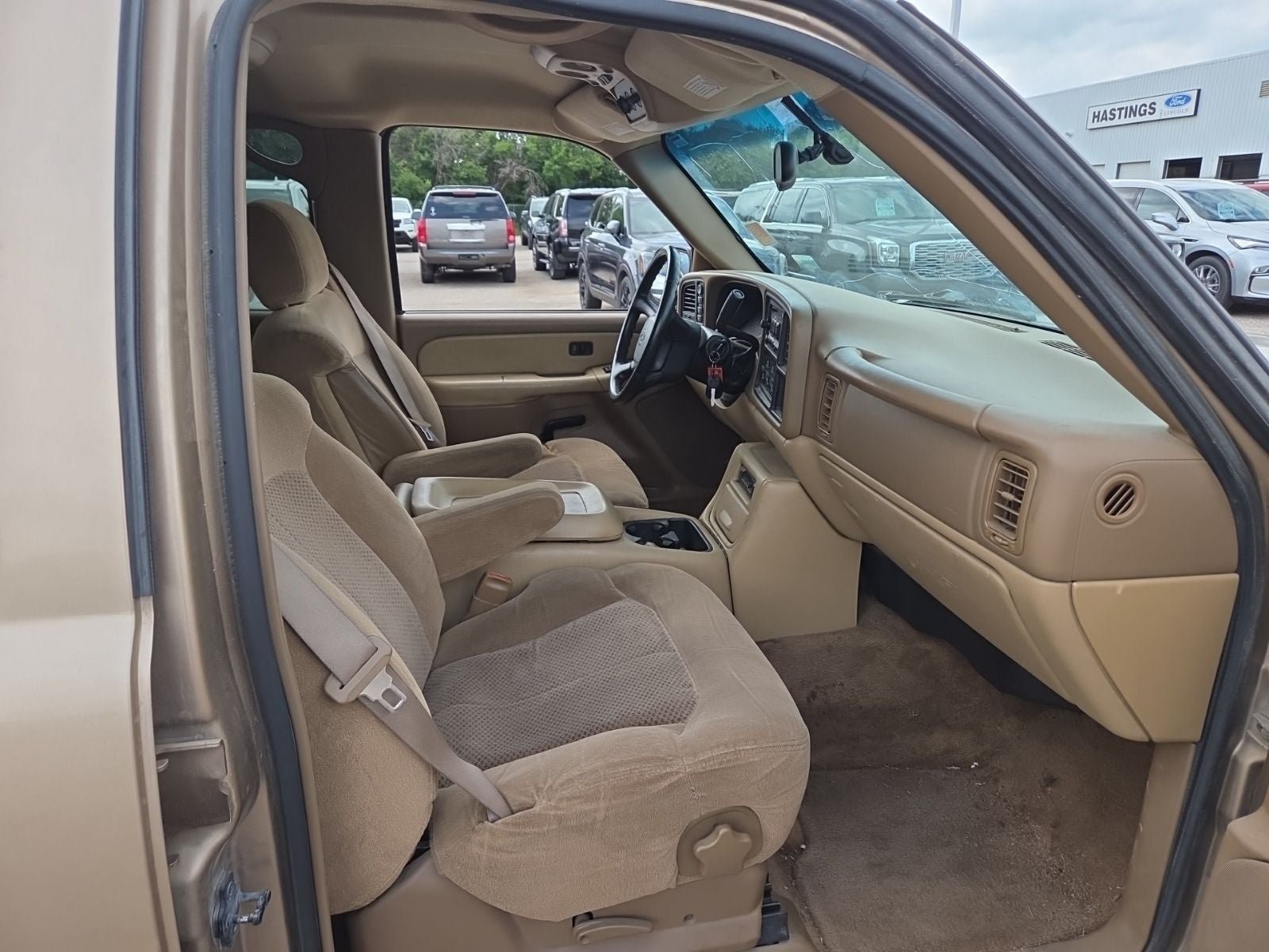 Used 2000 Chevrolet Tahoe LS w/ LS Preferred Equipment Group AWD/4WD image 12