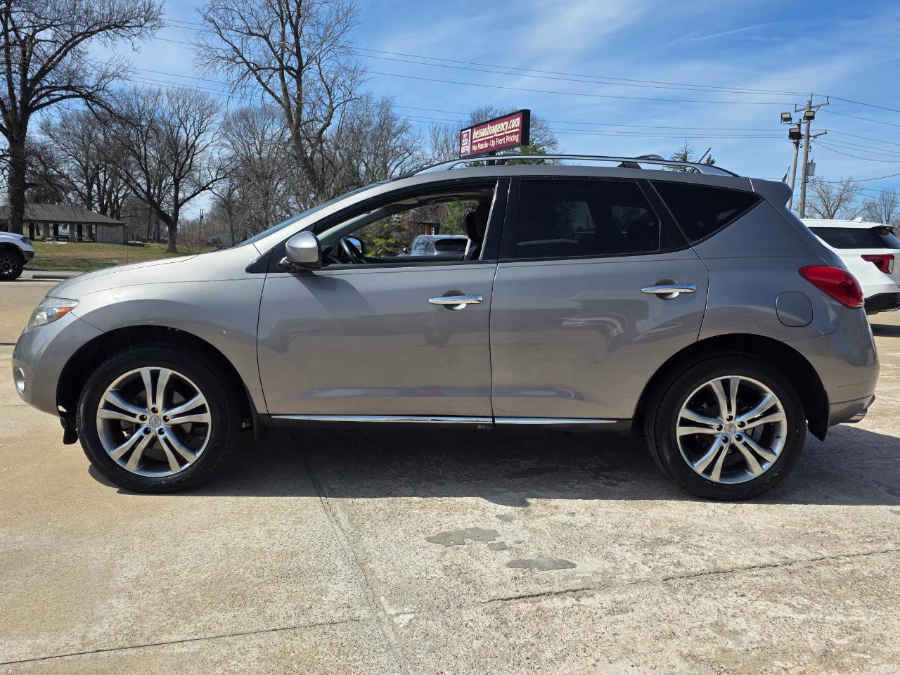 Used 2010 Nissan Murano LE w/ Navigation Pkg image 8