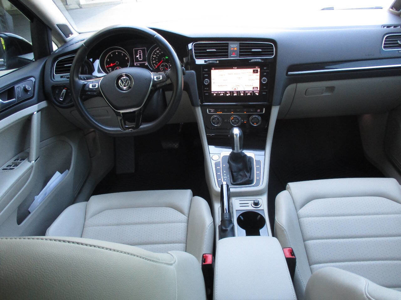 Used 2018 Volkswagen Golf SEL FWD image 98