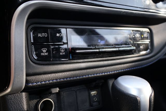 Used 2018 Toyota Corolla SE FWD image 20
