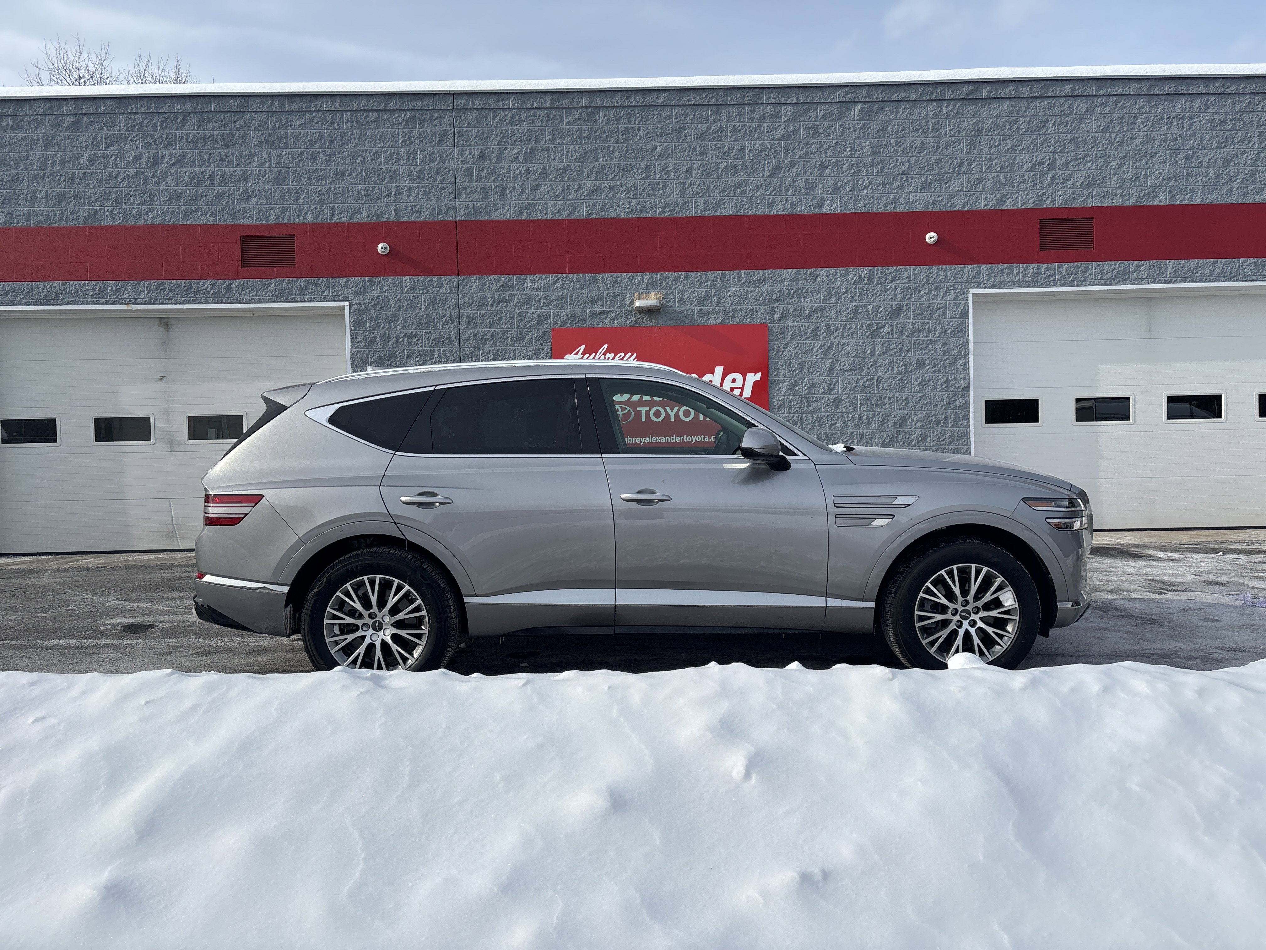 Used 2024 Genesis GV80 2.5T image 2