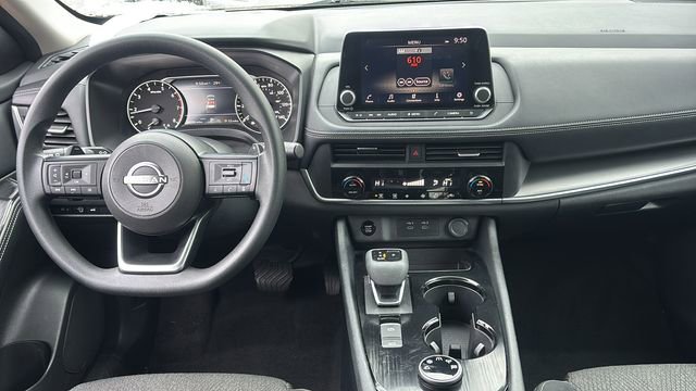 Used 2024 Nissan Rogue SV image 10