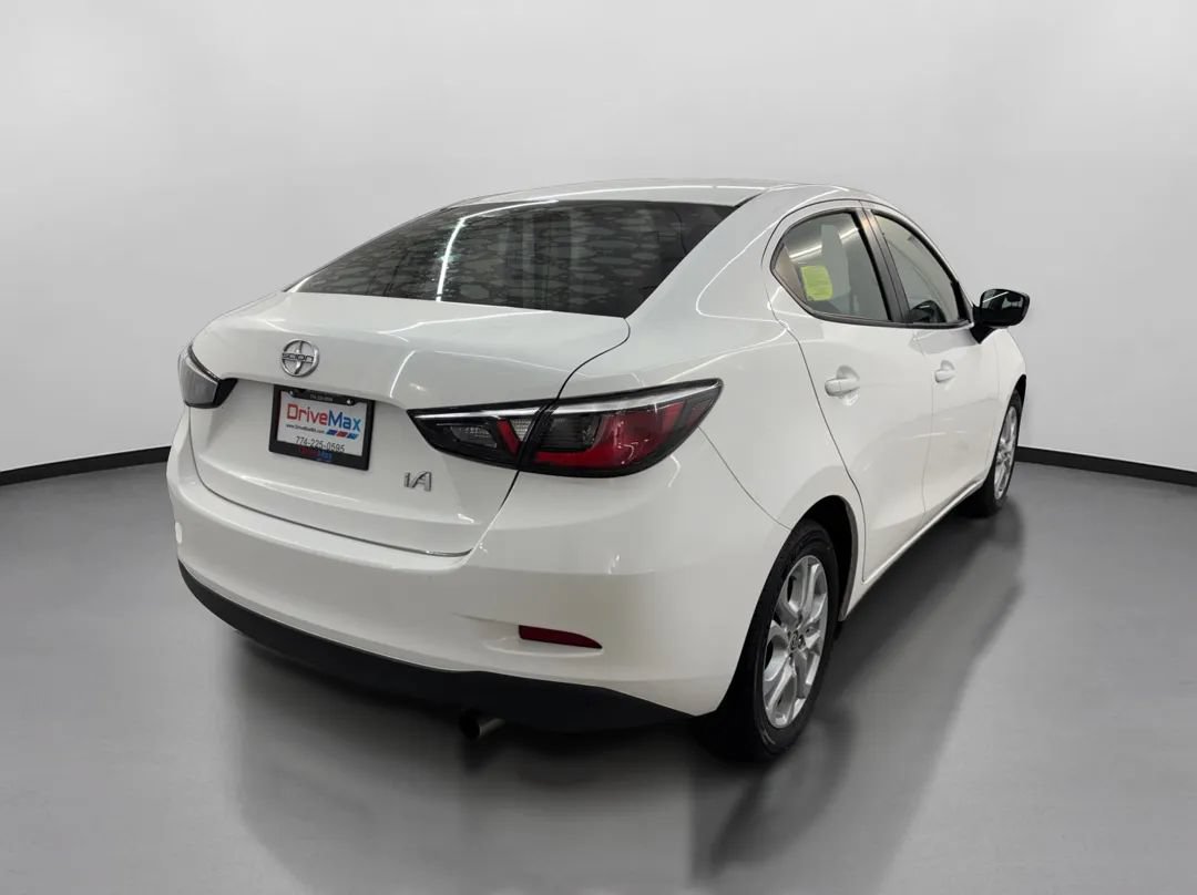 Used 2016 Scion iA FWD image 10