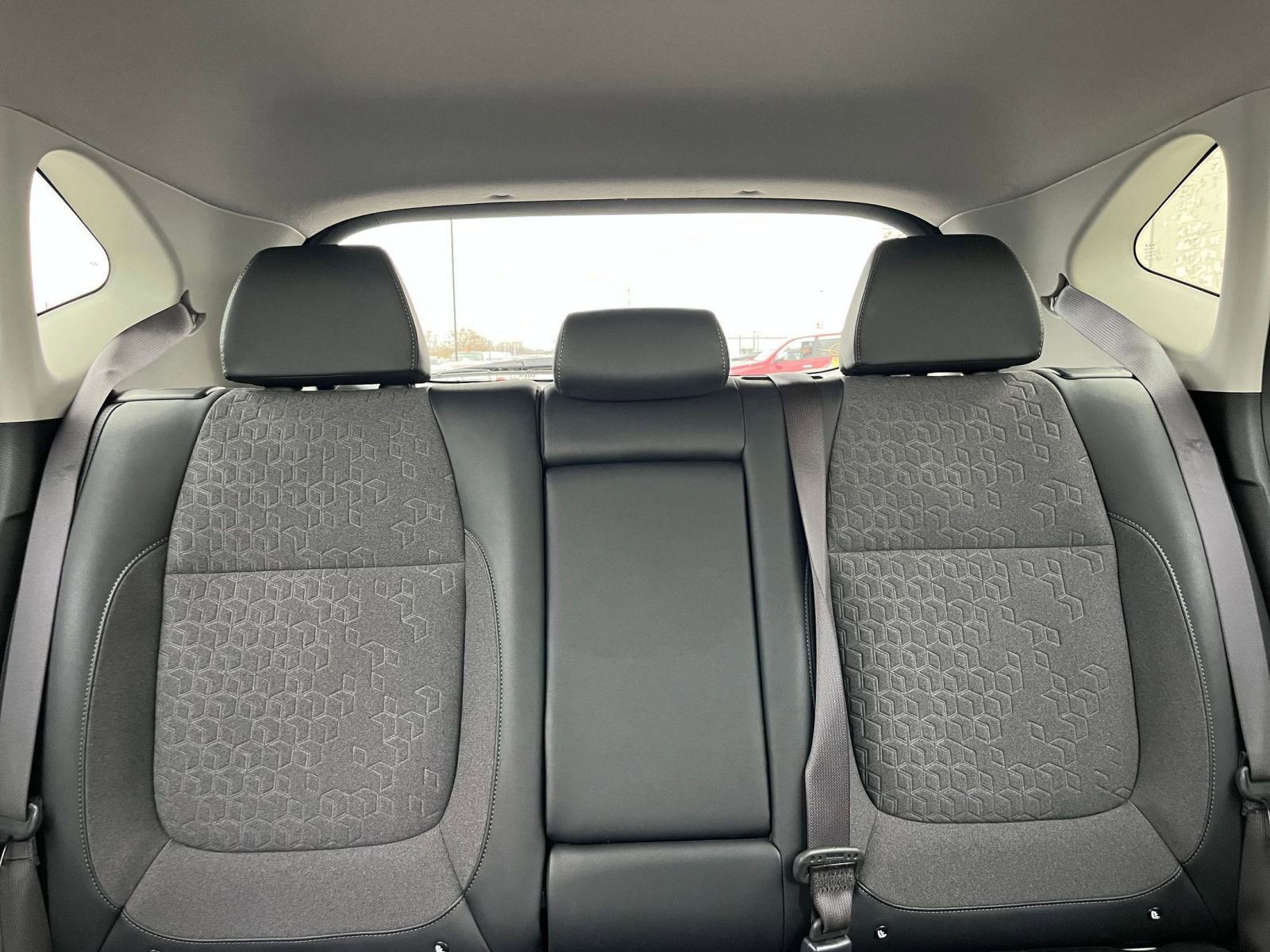 Used 2025 Kia Seltos S image 38