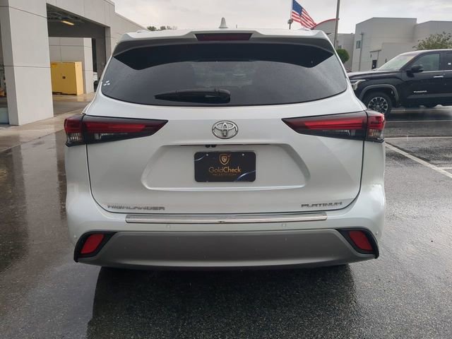Used 2024 Toyota Highlander Platinum image 5