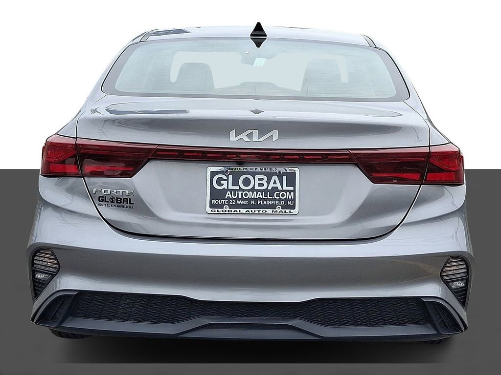 Used 2022 Kia Forte LXS FWD image 6