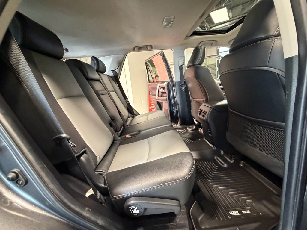 Used 2017 Toyota 4Runner SR5 AWD/4WD image 60