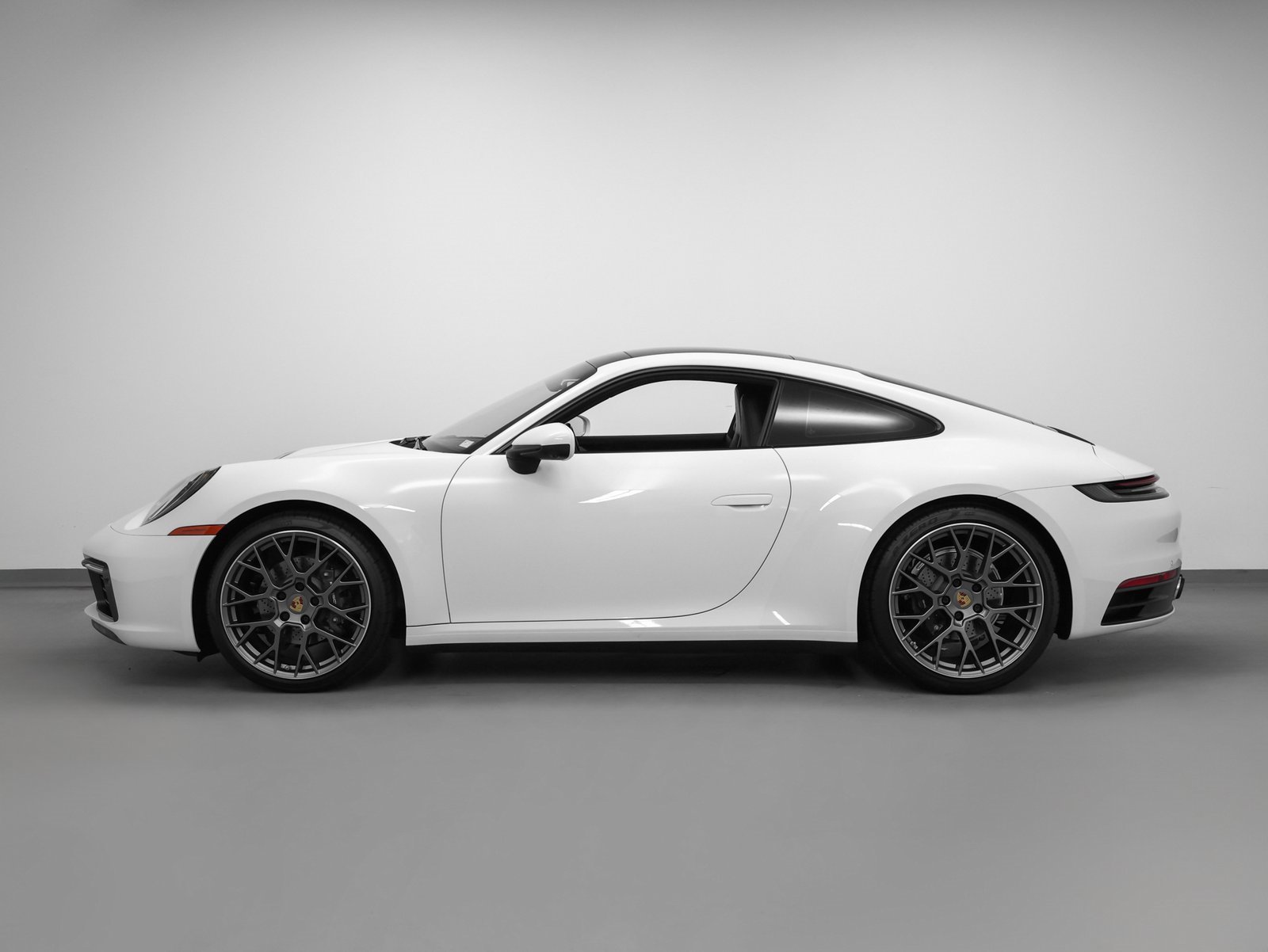 Used 2021 Porsche 911 Carrera image 2