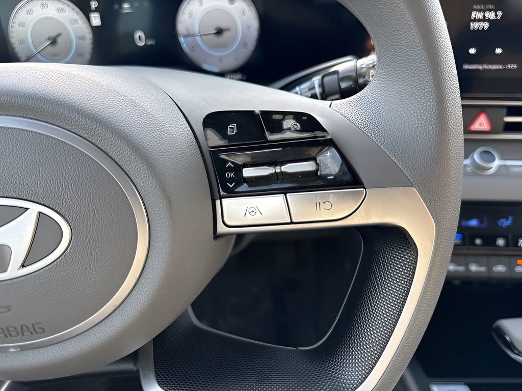 Used 2024 Hyundai Elantra SEL image 14